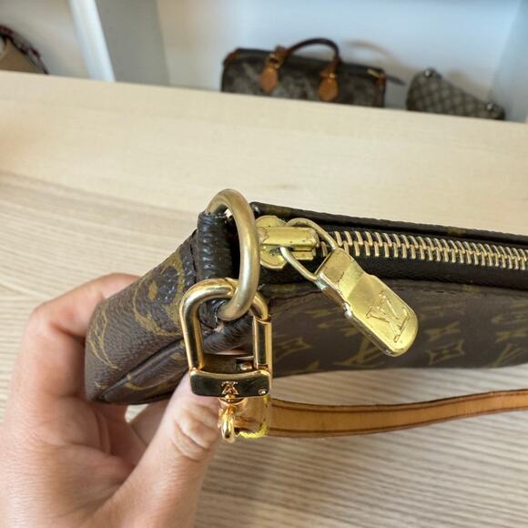 Louis Vuitton Monogram Pochette Accessories - Picture 9 of 13